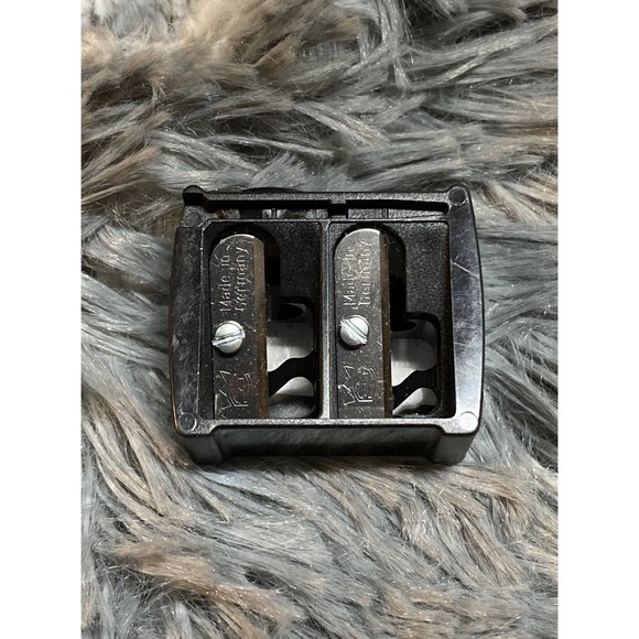 9 NEW NYX DOUBLE PENCIL SHARPENER for Regular & Jumbo Pencil - Picture 1 of 3